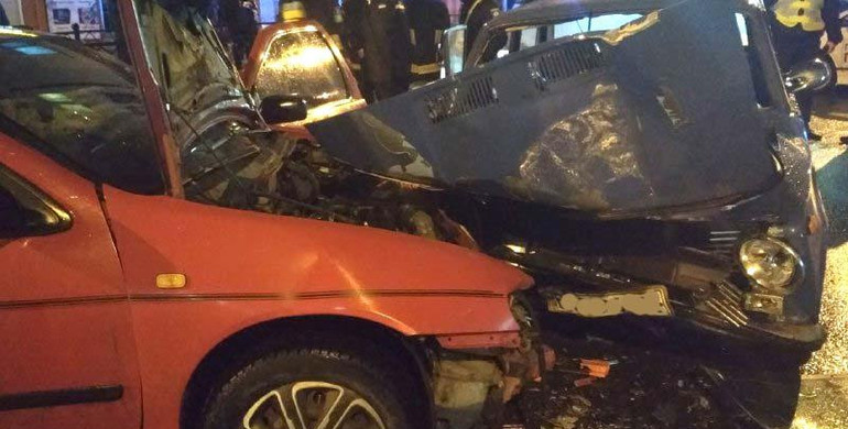 Розбиті авто та двоє потерпілих: ДТП у центрі Рівного (ФОТО) 